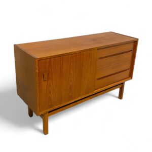 Vintage teakhouten dressoir van Nils Jonsson