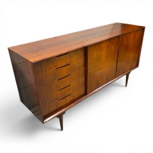 Prachtige vintage sideboard “Silvia” – ontwerp Svante Skogh